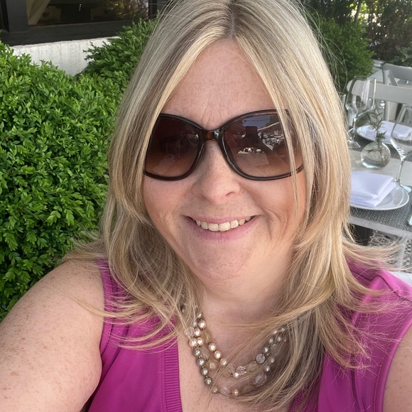 Meet your Posher, Bridget - Picture 2 of 2